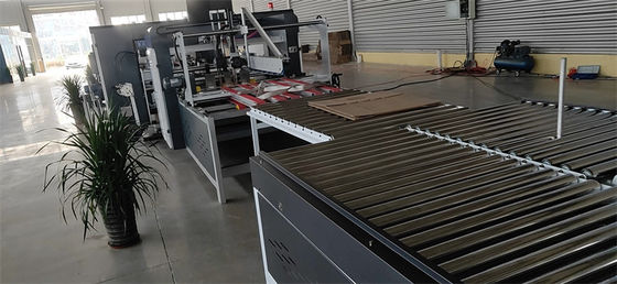 Машины-клеильщики для упаковки картонных папок для магазинов одежды