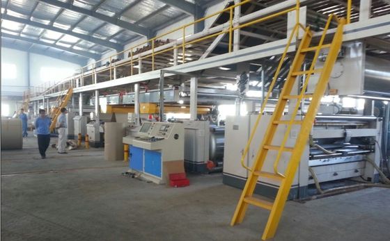 4500 KG Картонная коробка из гофрированного картона 2Ply изготавливает односторонние машины для картона