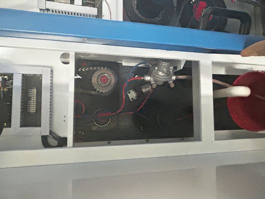 Флексопринтер на гофрированном картонном листе с характеристиками безопасности и производительностью