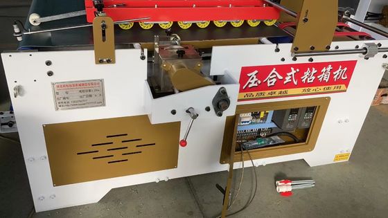 Магазины одежды Картонная коробка из гофрированного картона Производство ручной прессы для подачи пищи Тип клея 1700 кг