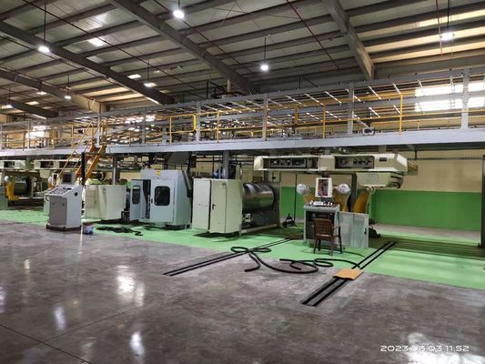 12.5KW сервомотор 5 слой гофрированного картона производственная линия для продуктовых магазинов